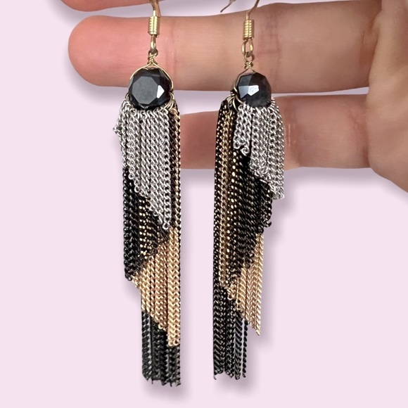 Jewelry - 💎 FREE w/bundle❗️ Fashion Earrings metal chain dangles flashy party dancing